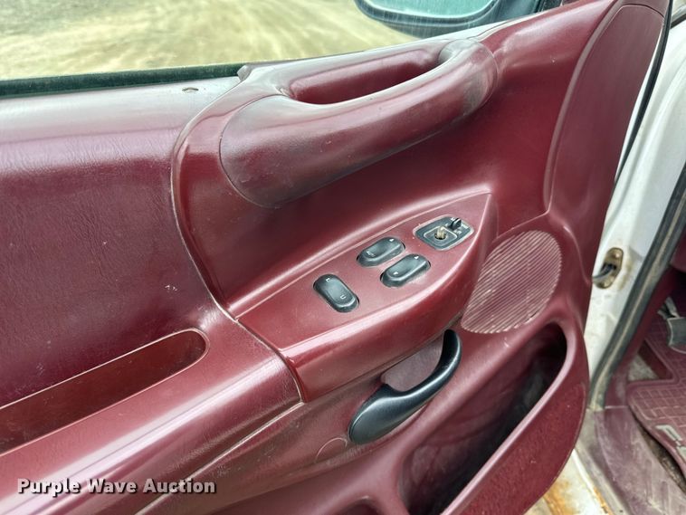 image for item LO9500 1997 Ford F150 SuperCab pickup truck