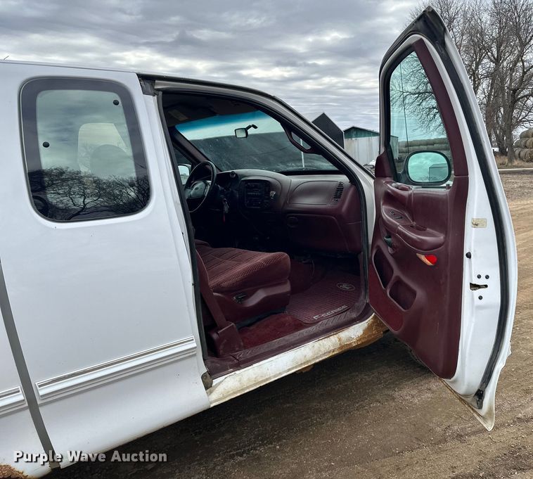 image for item LO9500 1997 Ford F150 SuperCab pickup truck