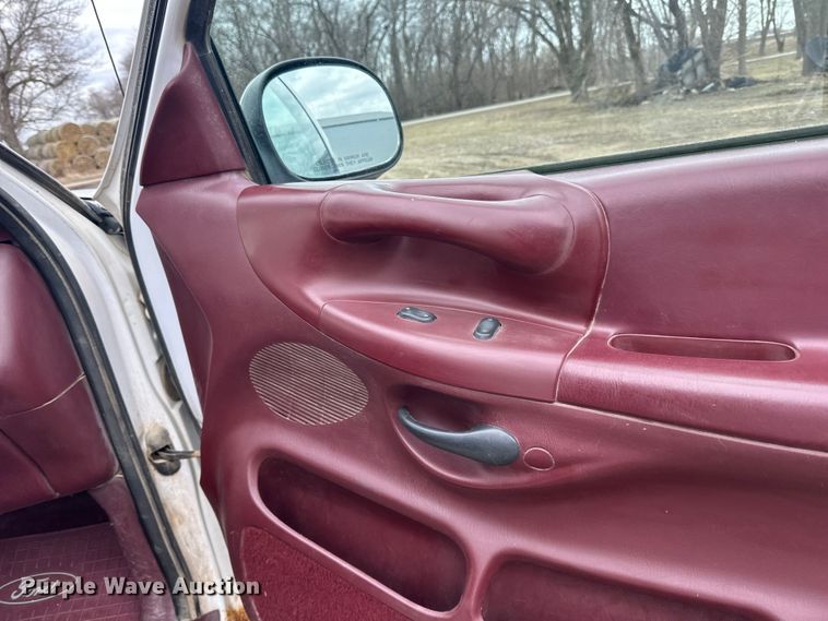 image for item LO9500 1997 Ford F150 SuperCab pickup truck