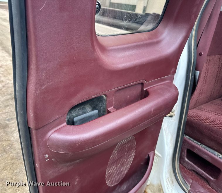 image for item LO9500 1997 Ford F150 SuperCab pickup truck