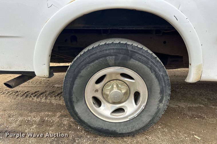 image for item LO9500 1997 Ford F150 SuperCab pickup truck