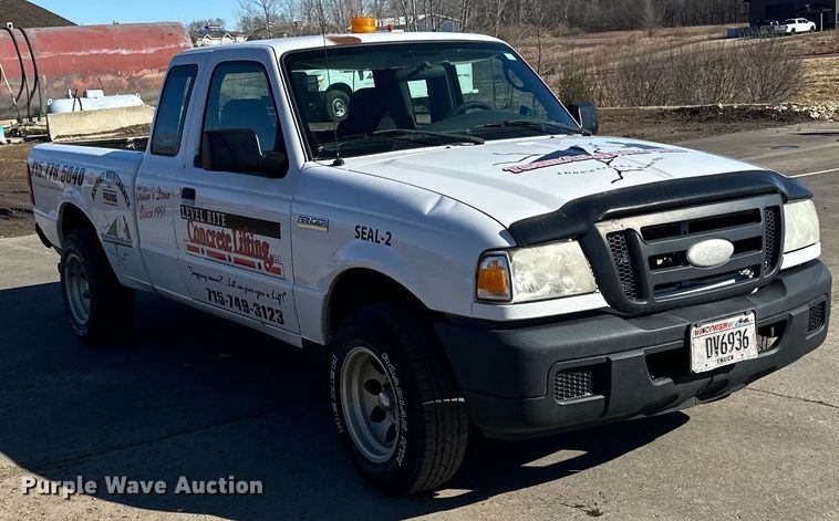 image for item LO9502 2006 Ford  Ranger SuperCab pickup truck