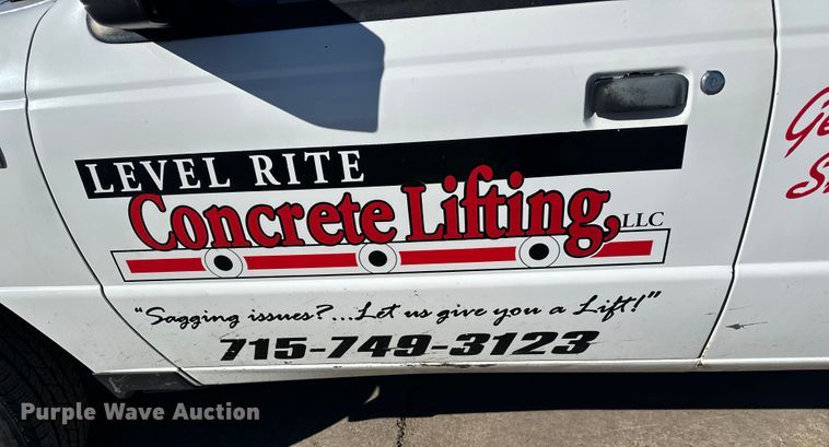 image for item LO9502 2006 Ford  Ranger SuperCab pickup truck