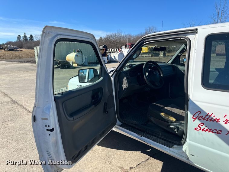 image for item LO9502 2006 Ford  Ranger SuperCab pickup truck