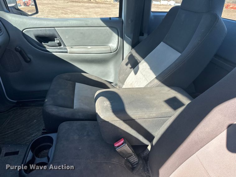 image for item LO9502 2006 Ford  Ranger SuperCab pickup truck