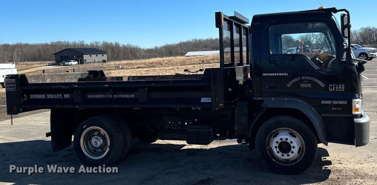 image for item LO9504 2006 International  CF600 dump truck