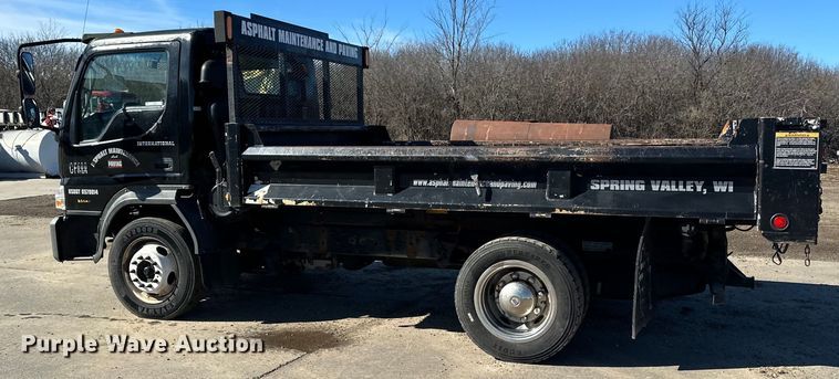 image for item LO9504 2006 International  CF600 dump truck
