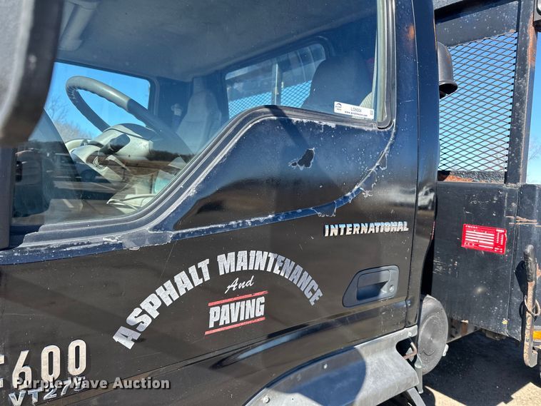 image for item LO9504 2006 International  CF600 dump truck