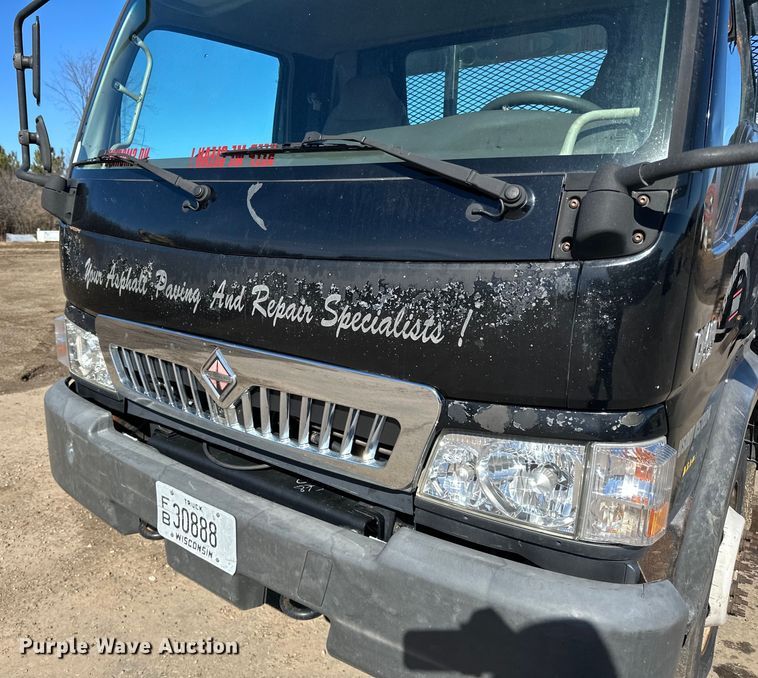 image for item LO9504 2006 International  CF600 dump truck