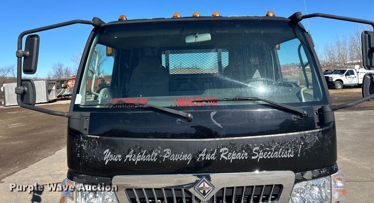 image for item LO9504 2006 International  CF600 dump truck