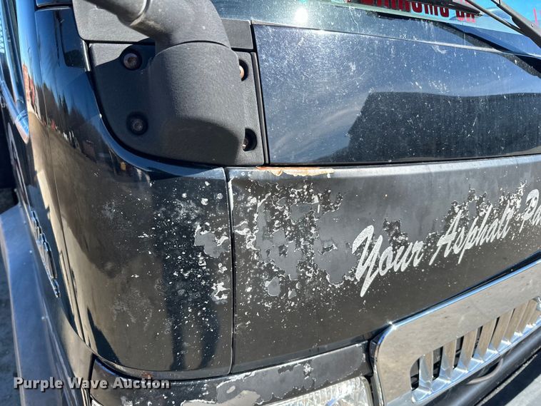 image for item LO9504 2006 International  CF600 dump truck