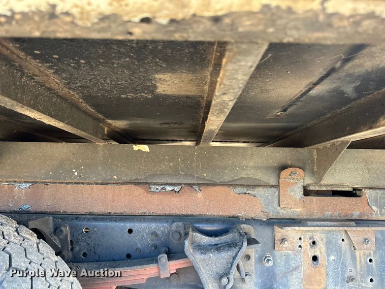 image for item LO9504 2006 International  CF600 dump truck