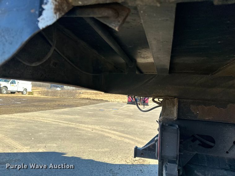 image for item LO9504 2006 International  CF600 dump truck