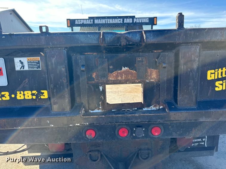 image for item LO9504 2006 International  CF600 dump truck