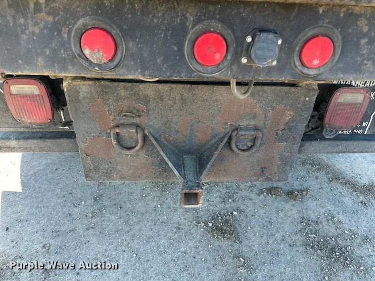 image for item LO9504 2006 International  CF600 dump truck