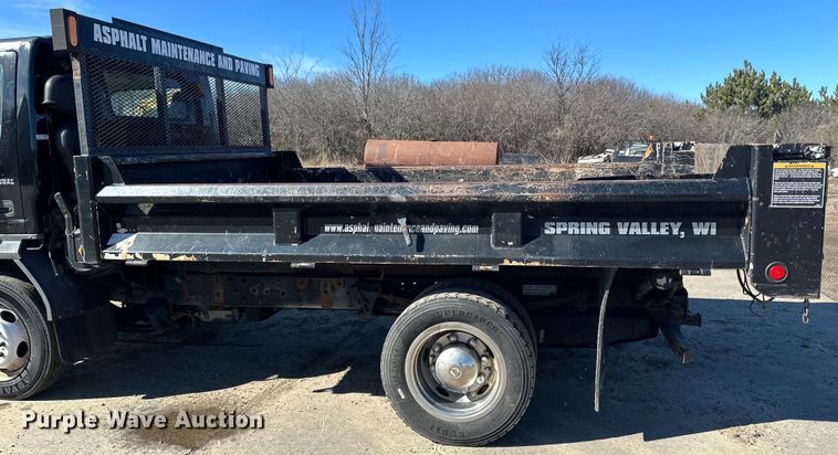 image for item LO9504 2006 International  CF600 dump truck