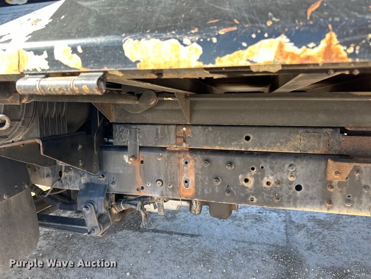 image for item LO9504 2006 International  CF600 dump truck