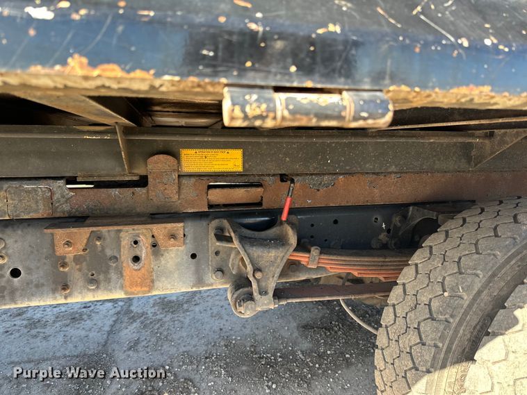 image for item LO9504 2006 International  CF600 dump truck