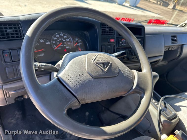 image for item LO9504 2006 International  CF600 dump truck