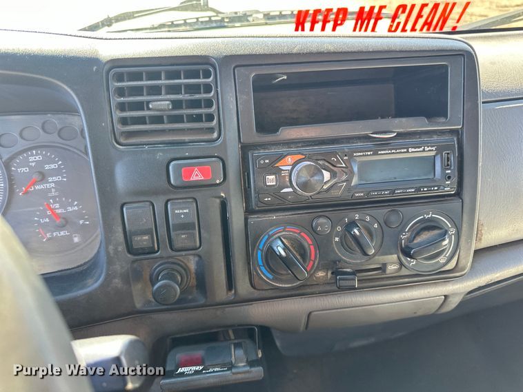 image for item LO9504 2006 International  CF600 dump truck