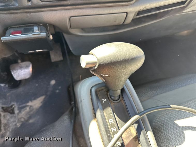 image for item LO9504 2006 International  CF600 dump truck