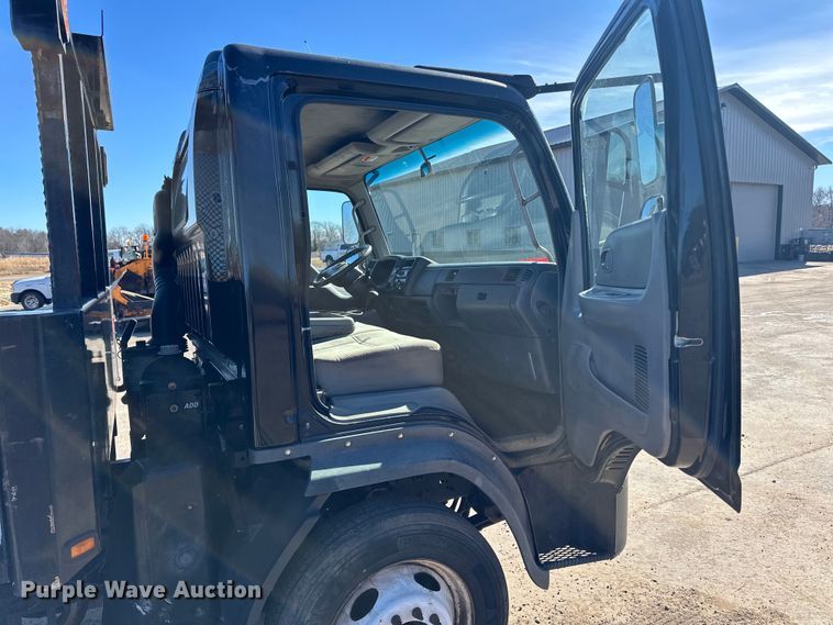 image for item LO9504 2006 International  CF600 dump truck