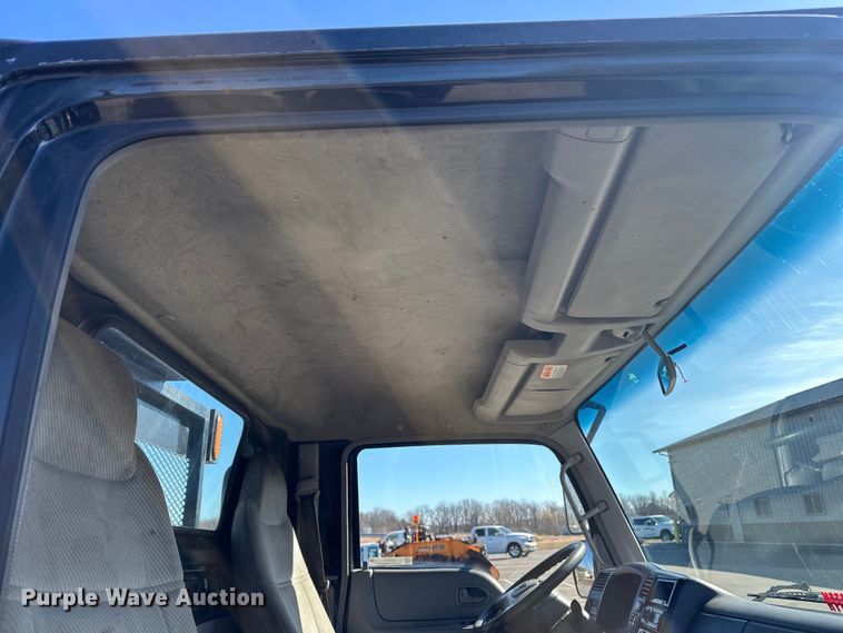 image for item LO9504 2006 International  CF600 dump truck