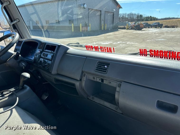 image for item LO9504 2006 International  CF600 dump truck