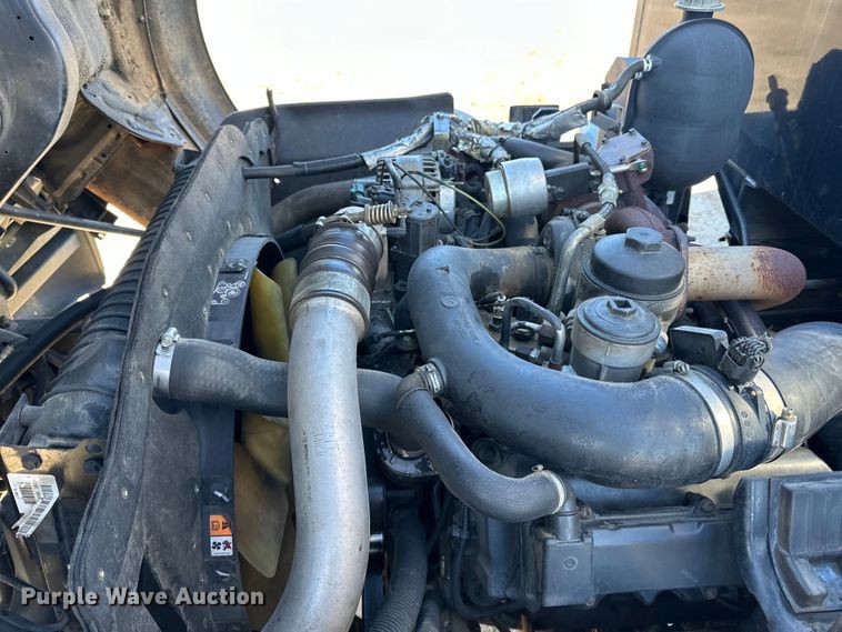 image for item LO9504 2006 International  CF600 dump truck