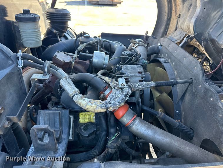 image for item LO9504 2006 International  CF600 dump truck