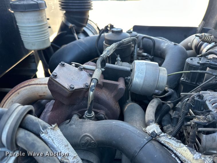 image for item LO9504 2006 International  CF600 dump truck