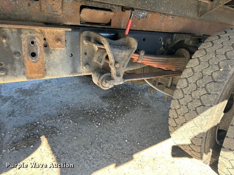 image for item LO9504 2006 International  CF600 dump truck