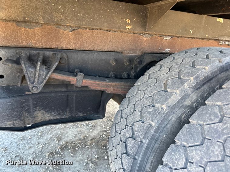 image for item LO9504 2006 International  CF600 dump truck