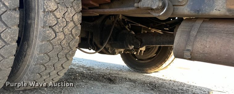 image for item LO9504 2006 International  CF600 dump truck