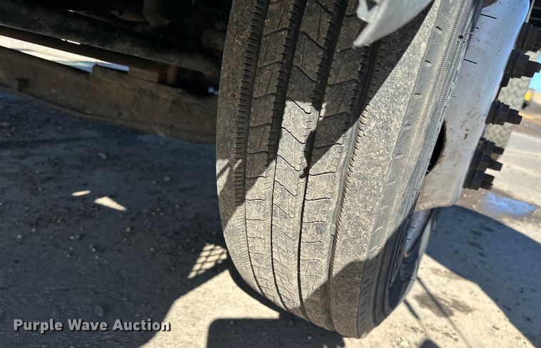 image for item LO9504 2006 International  CF600 dump truck