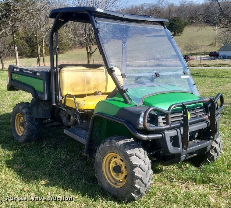 image for item MJ9033 2010 John Deere Gator 825i utility vehicle