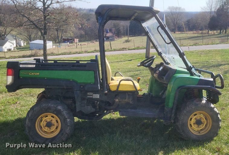 image for item MJ9033 2010 John Deere Gator 825i utility vehicle