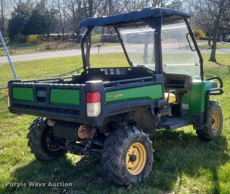 image for item MJ9033 2010 John Deere Gator 825i utility vehicle