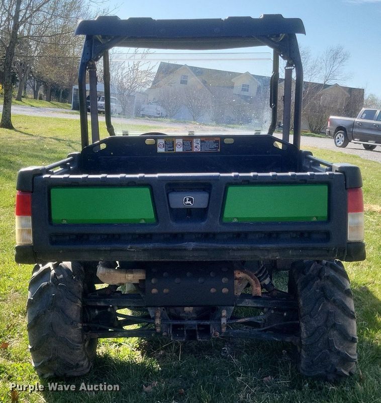 image for item MJ9033 2010 John Deere Gator 825i utility vehicle