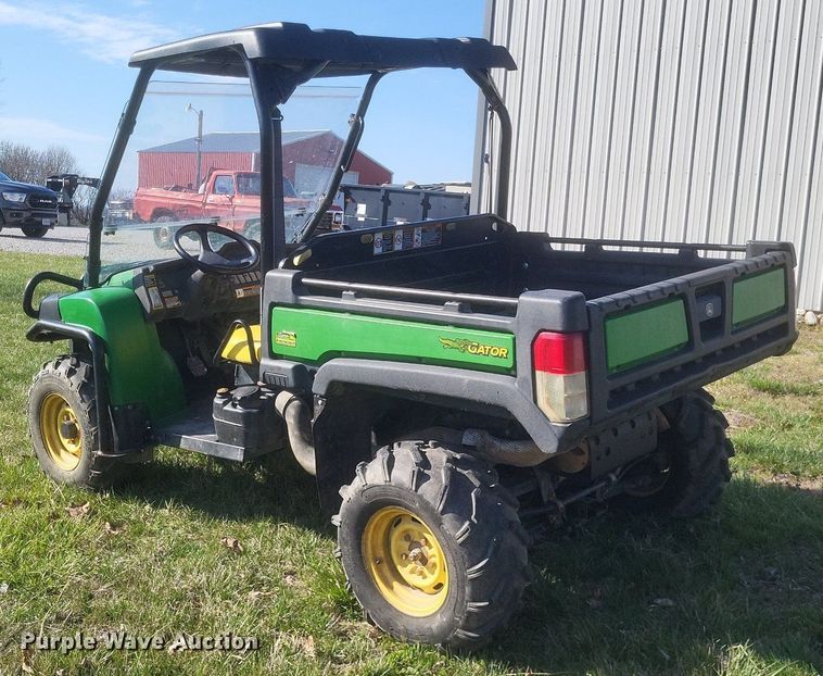 image for item MJ9033 2010 John Deere Gator 825i utility vehicle