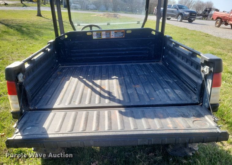 image for item MJ9033 2010 John Deere Gator 825i utility vehicle