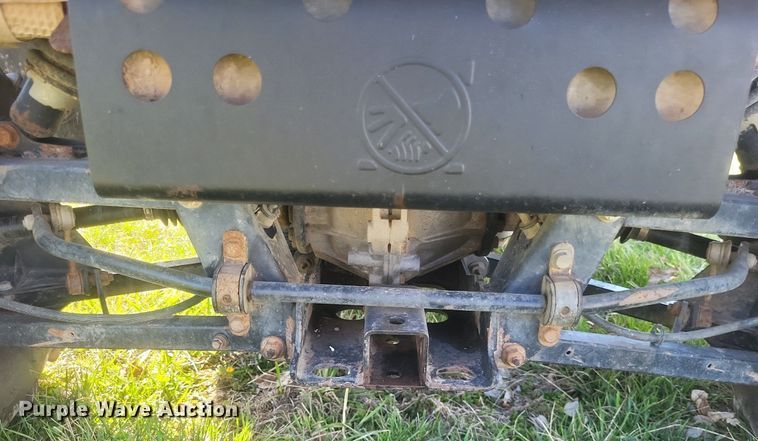 image for item MJ9033 2010 John Deere Gator 825i utility vehicle