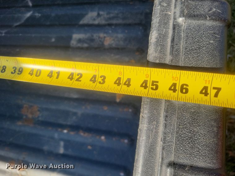 image for item MJ9033 2010 John Deere Gator 825i utility vehicle