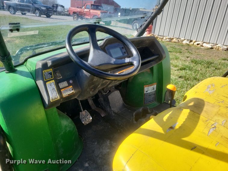 image for item MJ9033 2010 John Deere Gator 825i utility vehicle