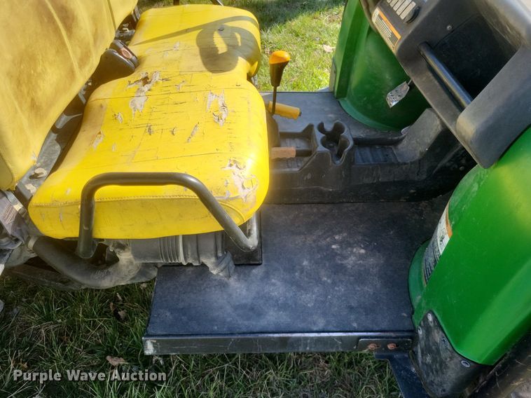 image for item MJ9033 2010 John Deere Gator 825i utility vehicle