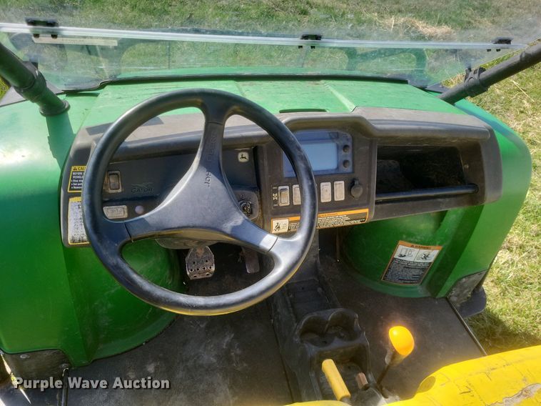 image for item MJ9033 2010 John Deere Gator 825i utility vehicle
