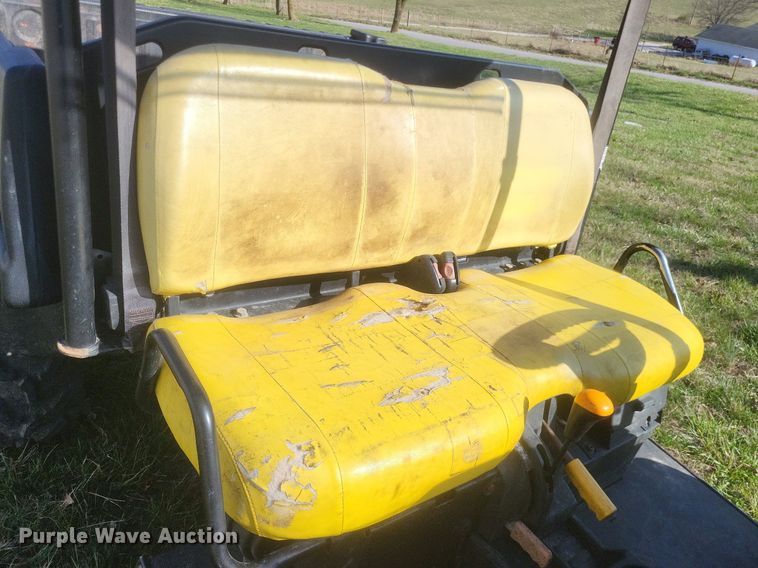 image for item MJ9033 2010 John Deere Gator 825i utility vehicle