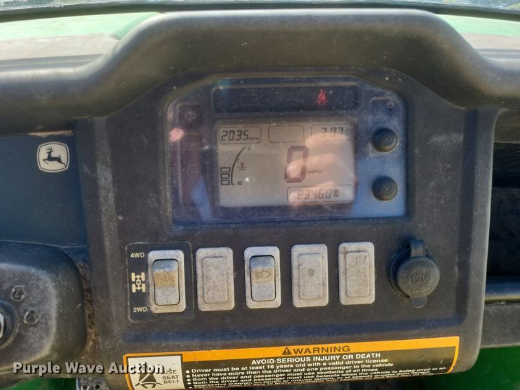 image for item MJ9033 2010 John Deere Gator 825i utility vehicle