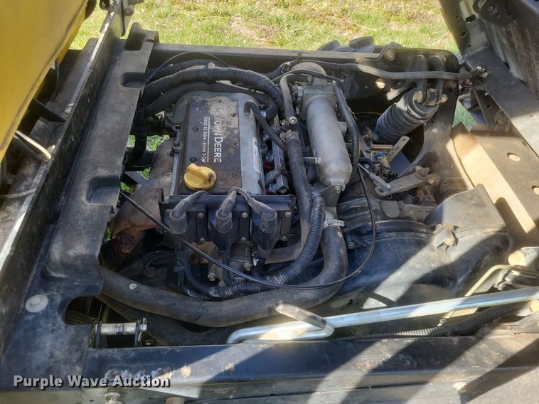 image for item MJ9033 2010 John Deere Gator 825i utility vehicle