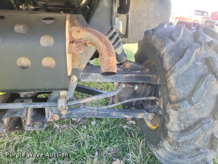 image for item MJ9033 2010 John Deere Gator 825i utility vehicle